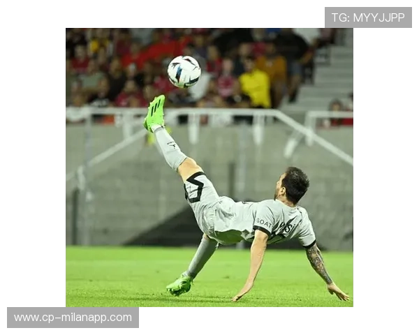 内马尔脚法精妙倒钩为球队建功:足球技艺的极致展示